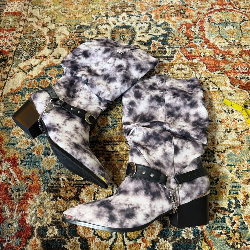 YRU tie dye boots